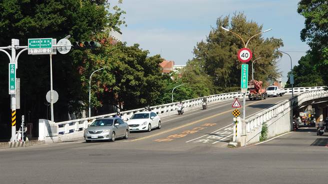 开元陆桥将于12月15日封闭拆除。(曹婷婷摄)