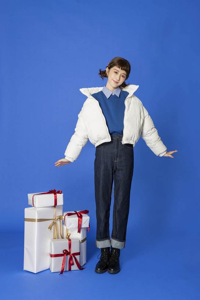 迎接圣诞节、跨年，GU品牌好友邵雨薇推荐「HEAT PADDED夹层外套」，感谢祭期间限定优惠价1290元（原价1490元）。（GU提供）