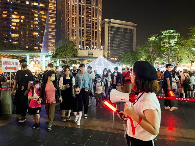 「巨星耶诞演唱会」人潮疏导将採行分阶段分流管控，随时掌控现场人潮状况并机动调整。（新北市观旅局提供）