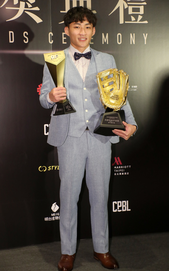 味全龙郭天信。（郑任南摄）