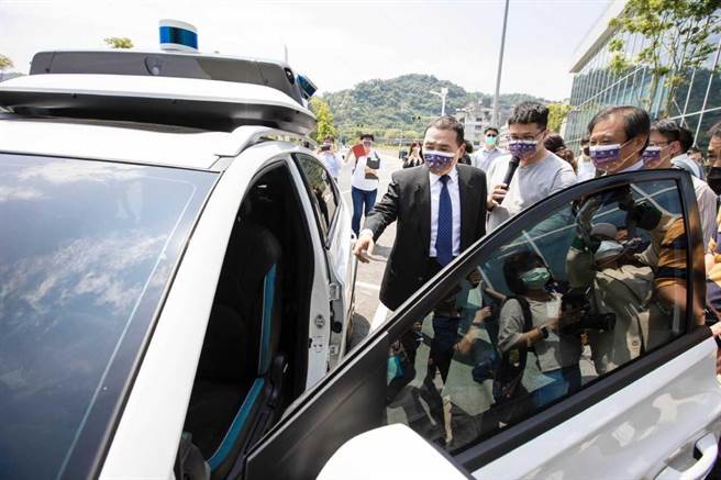 新北市经发局12月16日于新北宝高智慧产业园区举办「2022永续城市论譠-零碳翻转、新北先行」，邀请科技业者、绿色产业联盟探讨产业变革、减碳愿景。（经发局提供）