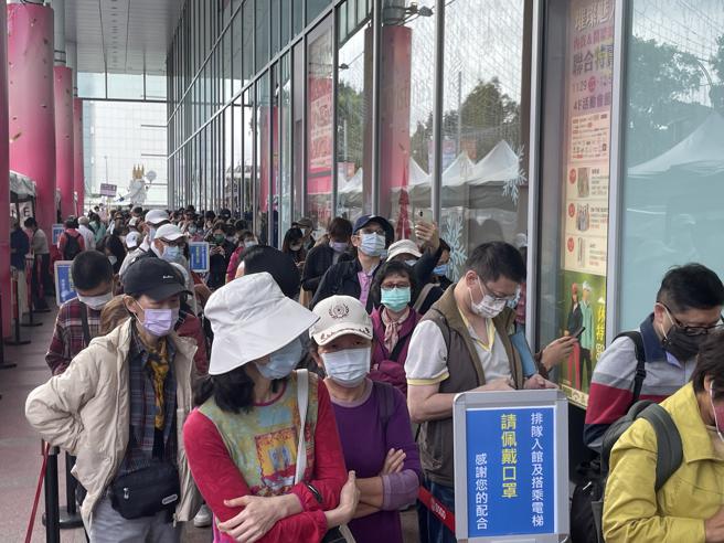 天母SOGO店周年庆昨（30日）开打，首日业绩破2亿元。（SOGO提供）