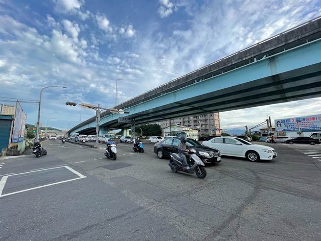 新北市五股交流道周边重要路口，将从明天起启用科技执法。（警方提供）