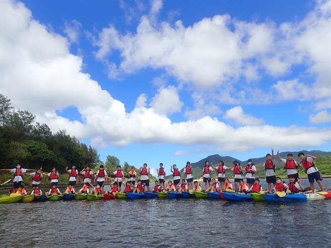 桃园市私立大华高中国中部水域探索课程。（校方提供／蔡明亘桃园传真）