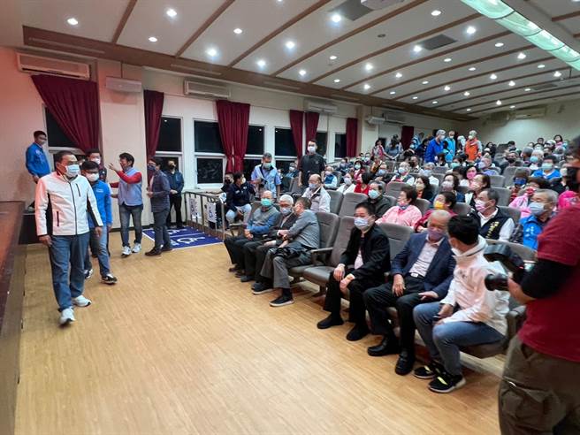 侯友宜今出席首场公开谢票行程。（王扬杰摄）