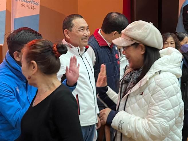 侯友宜今出席首场公开谢票行程。（王扬杰摄）