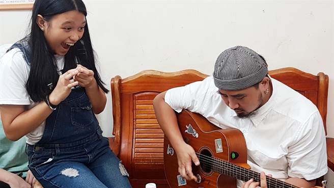 受访者因肤色遭议论　Matzka传授机智回答化解衝突 。（公视提供）