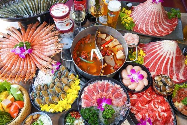 位在信义区的「新马辣Plus＋」与「马辣」，推出「吃到饱跨年限定方案」，共260席座位，12／1开始预订。(马辣餐饮集团提供)
★《中时新闻网》关心您：饮酒过量，有碍健康。酒后不开车，安全有保障！