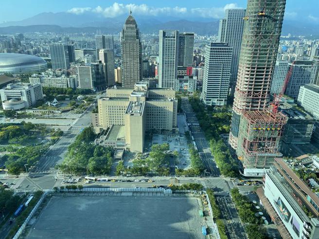 （今年利空不断，商用不动产、土地市场成交总额双双萎缩。图∕蔡惠芳）