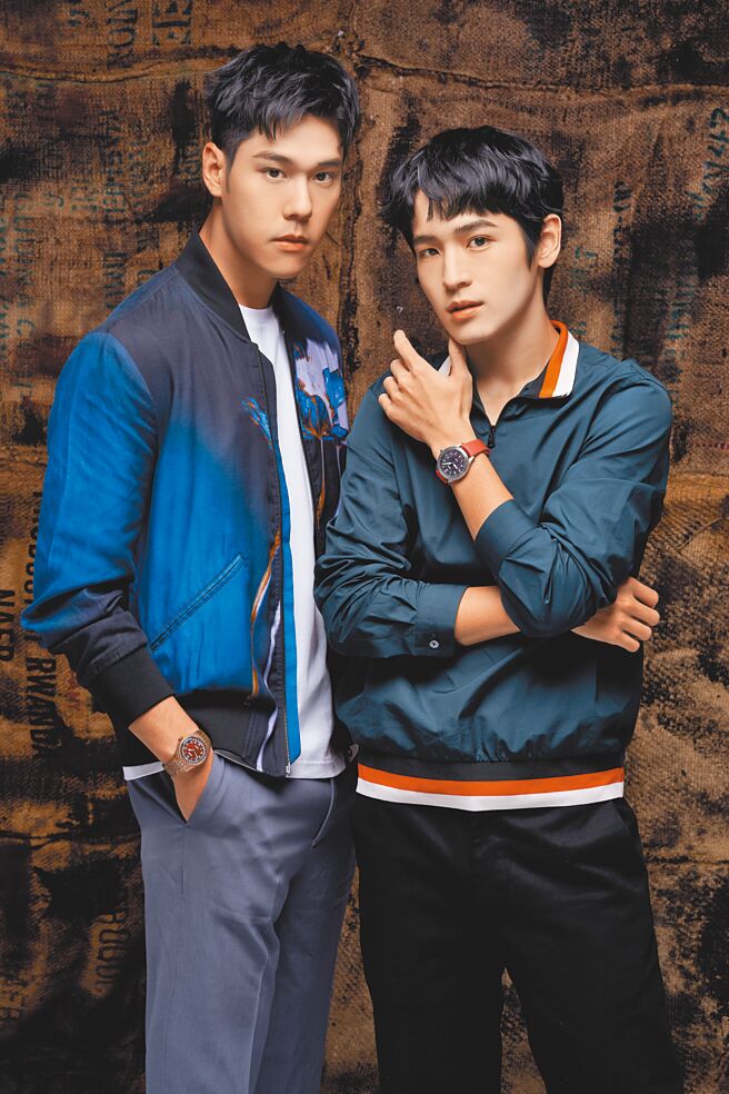 BL爱情剧《我的牙想你》中的周予天（左）与张丰豪，因戏培养哥儿们好感情，私下嬉笑打闹，还爆料曾睡同一张床，佩戴ORIS腕表CP放闪。（摄影／JOJ PHOTO‧图片企画／中时娱乐‧服装提供／Paul Smith）
