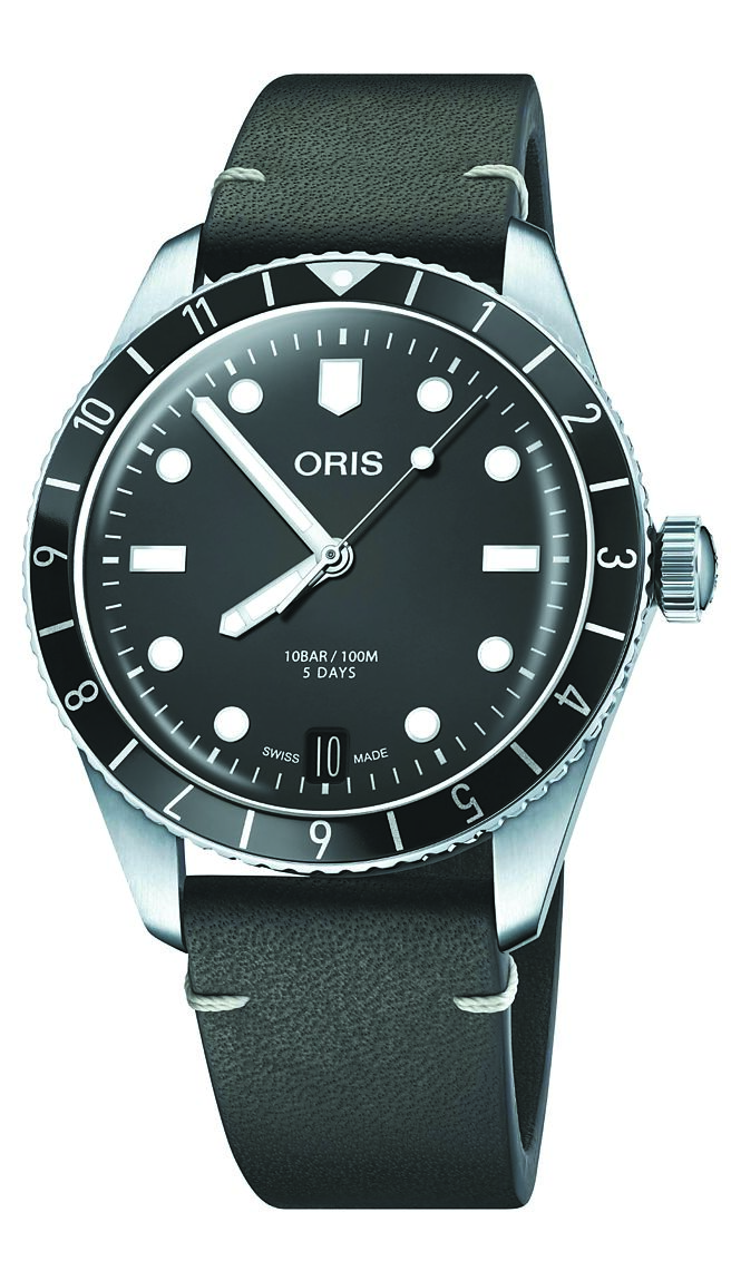 ORIS Divers Sixty-Five 12H Calibre 400，9万4000元。（ORIS提供）