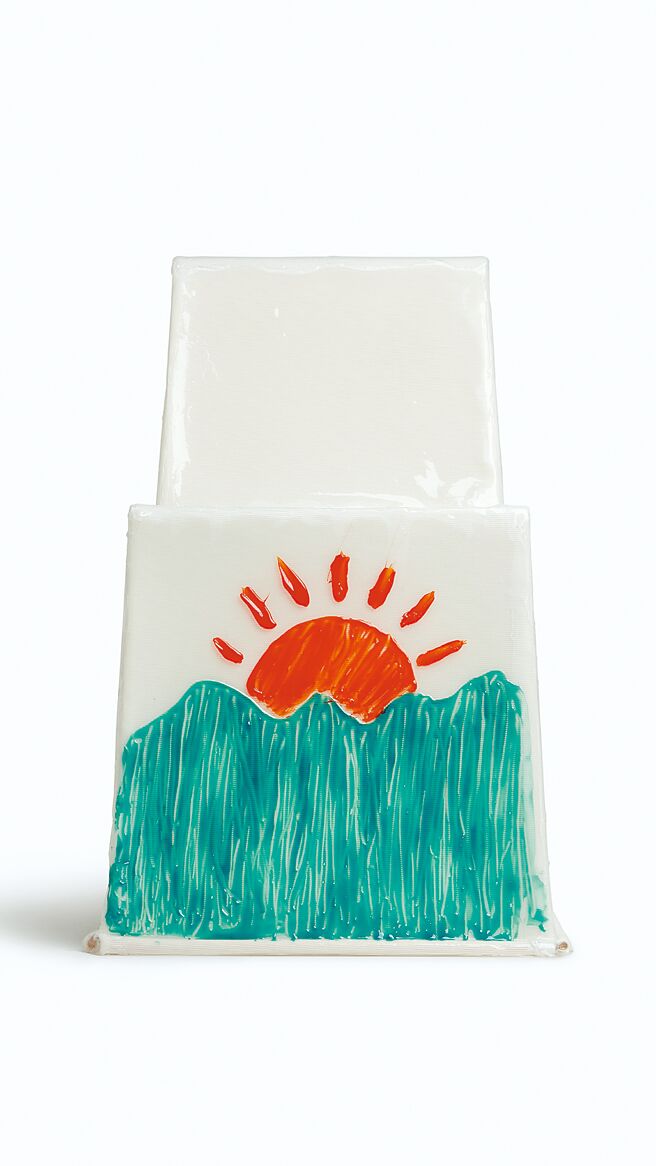 COME STAI？椅子約在21萬7400元至32萬6000元不等。（Bottega Veneta提供）