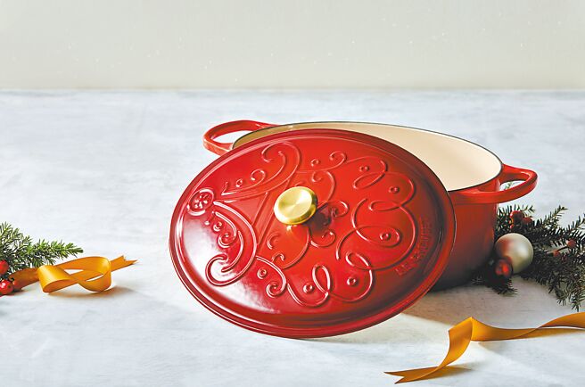 LE CREUSET的欢乐耶诞系列新品设计精美，为节庆感添色。（LE CREUSET提供）