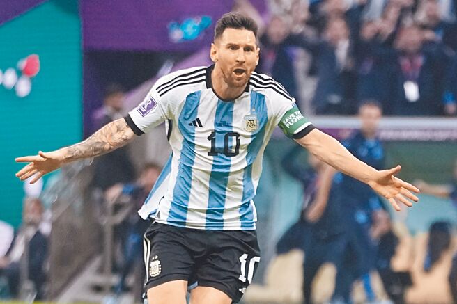 梅西要在16强避开卫冕者法国，必须率领阿根廷击败波兰。（美联社）