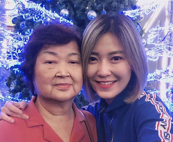 傅健颖和妈妈感情非常好。（翻摄傅健颖IG）
