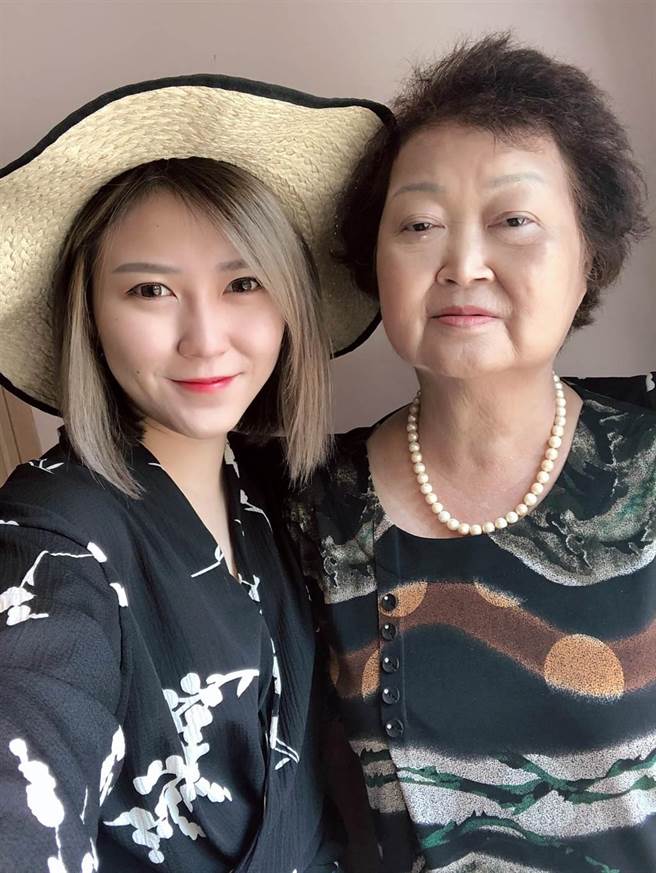 傅健颖和妈妈感情非常好。（翻摄傅健颖IG）