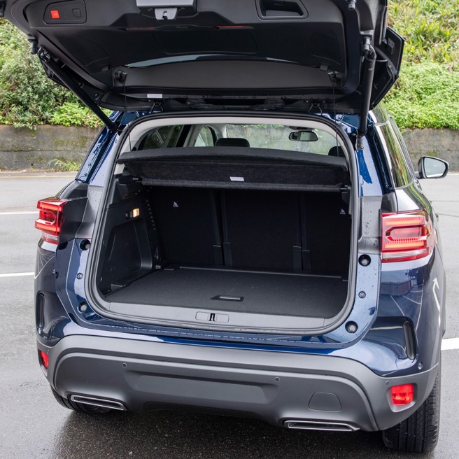 一般模式下，行李廂空間相當平整。（陳大任攝）