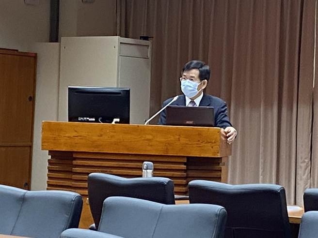 教育部长潘文忠今天表示，大学校系若不採学习歷程，将撤销他们的招生资格。（林志成摄）