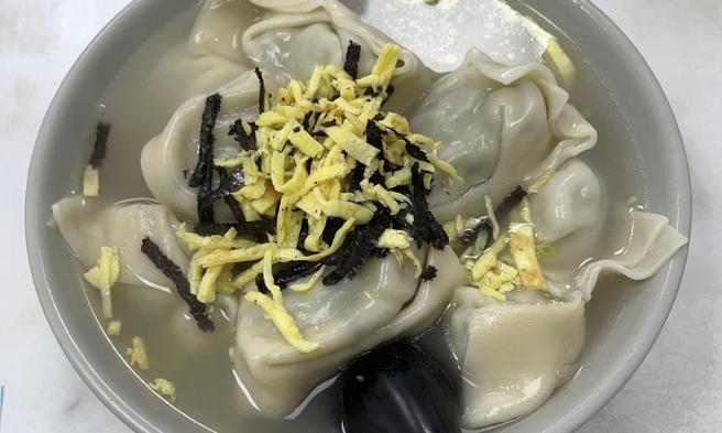 樊祥麟》微凉的夜晚，吃上一碗菜肉馄饨吧！