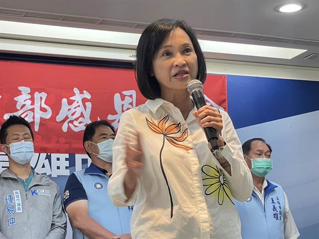 国民党高市党部1日举办感恩茶会，党主席朱立伦、智库执行长柯志恩均到场共襄盛举。（洪浩轩摄）