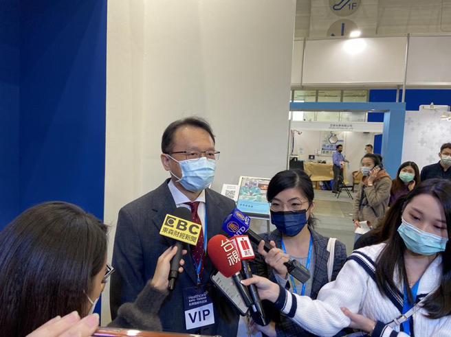（宏碁董事长陈俊圣1日现身2022台湾医疗科技展。图／翁毓岚）