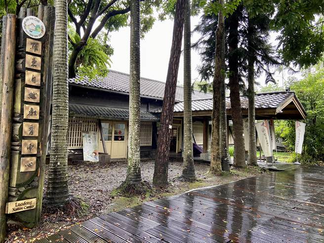 罗东自然教育中心首次与日光山森林书苑合作，12月11日于中心举办「品森佐日光─一盏茶的森林疗癒时光」。（吴佩蓉摄）