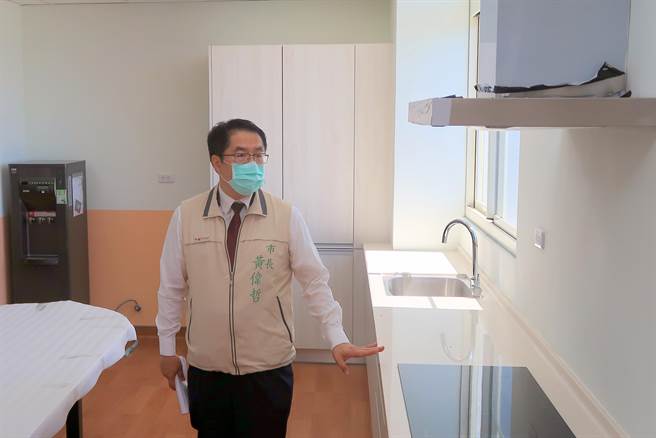 建筑外观以多彩亮丽来凸显滨海建筑，内部空间则规画柔和色调，别具特色。（台南市政府提供／张毓翎台南传真）