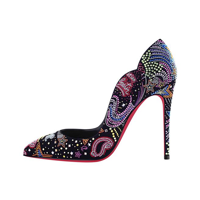 Christian Louboutin Hot Chick Starlight麂皮多彩水鑽高跟鞋，11萬5500元。（Christian Louboutin提供）