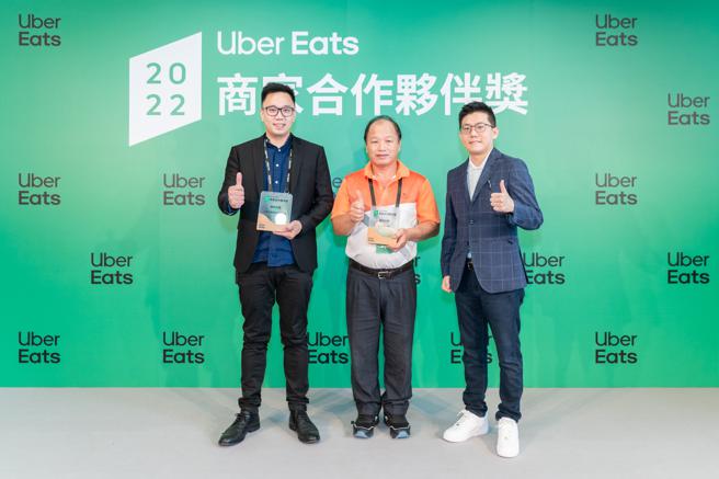 大苑子、成功傳統市場支持在地小農榮獲「最挺台獎」；Uber Eats 業務副總吉慶（右） 。（Uber Eats 提供）