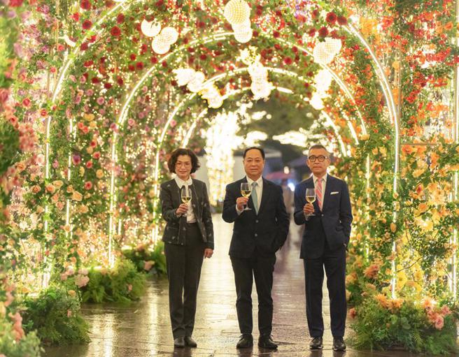 （101经营团队朱丽文、张学舜、刘家豪(由左至右)宣布双跨年登场。图／101提供）