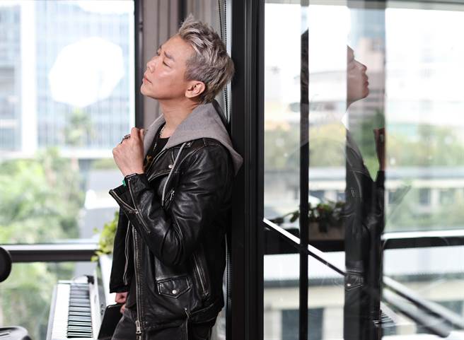 陶喆这次演唱会取名「Bring The Light In」，意指光芒照亮人的内心。（陈俊吉摄）