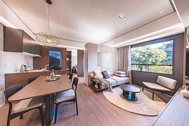 「贵旸御景」基地拥有面博爱特区首排优势，3房样品屋呈现未来西本愿寺广场绿意窗景。图／业者提供