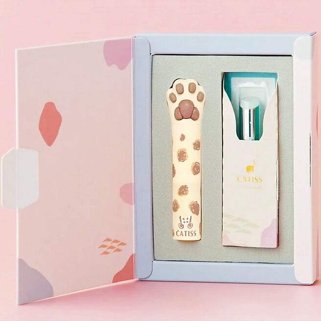 台隆手创馆的CATISS猫掌护唇膏，滋润双唇也疗癒人心。售价799元。（台隆手创馆提供）