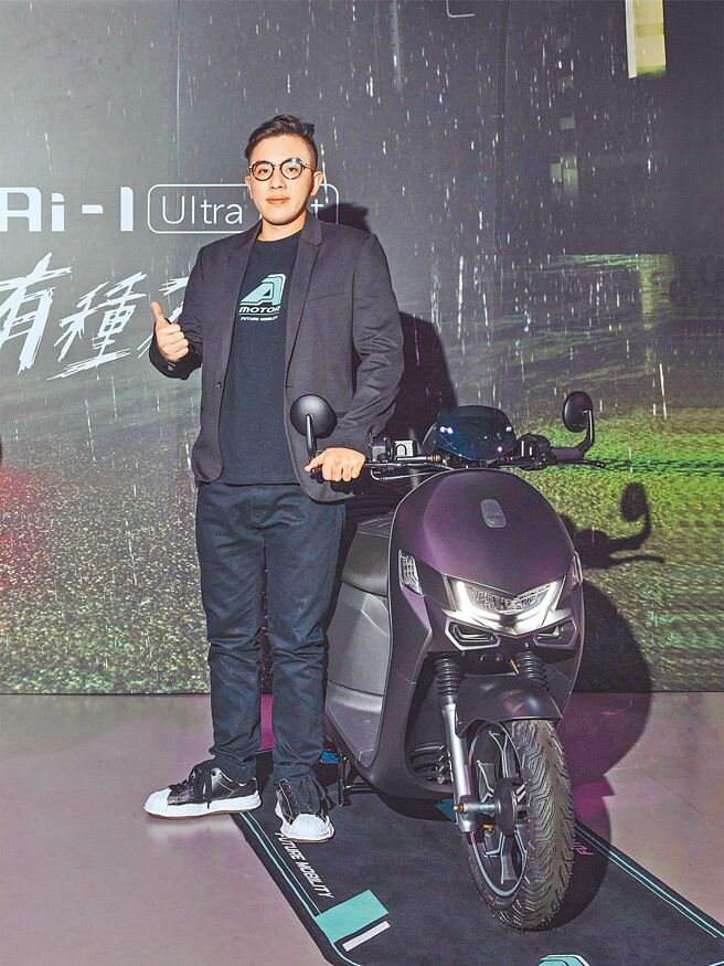 宏佳騰智慧電車品牌發展部經理鍾亞成認為「油電並進」是現階段最主要的品牌發展策略。（宏佳騰提供）