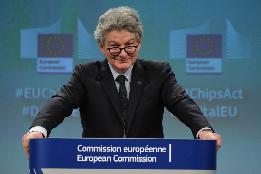 2月8日，欧盟执委布雷顿 Thierry Breton 在比利时布鲁塞尔举行了关于欧洲晶片法案的新闻发布会资料照。（Shutter Stock）(photo:ChinaTimes)