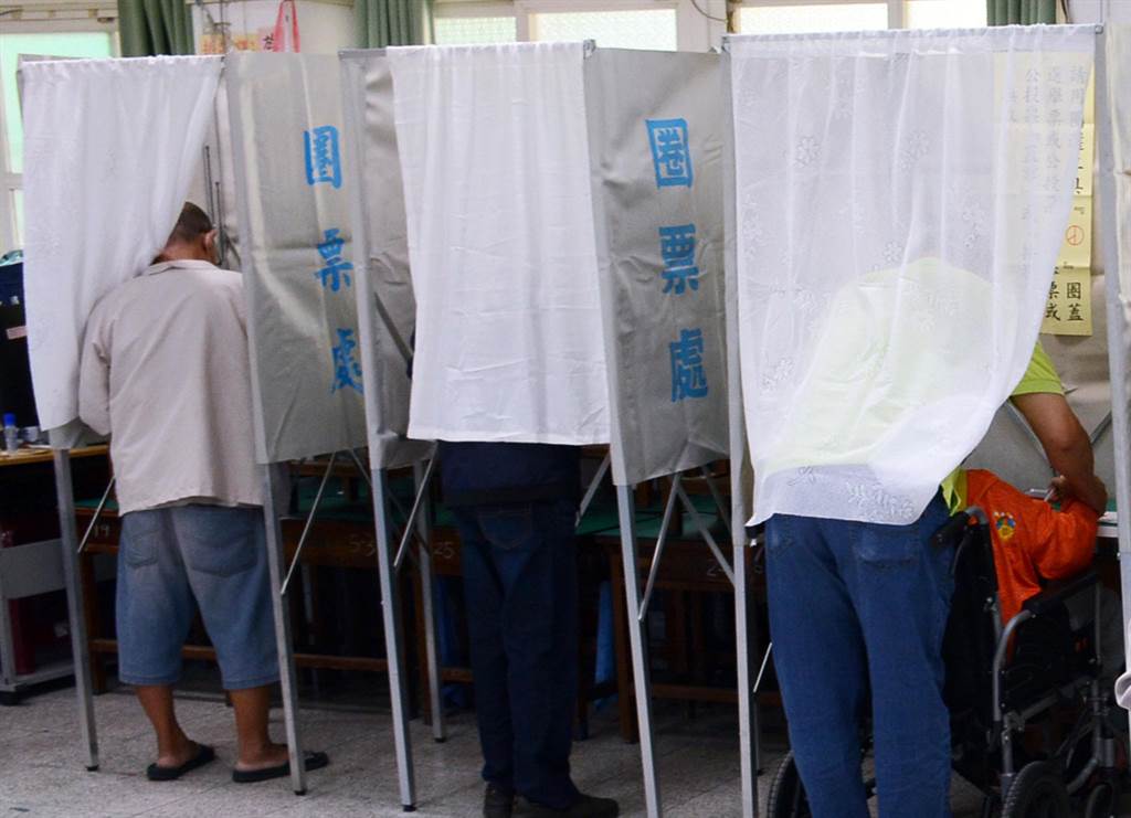 九合一選舉結束，民進黨大敗，只保住5縣市，不過嘉義市長重新選舉延長賽，18日投票。(本報資料照片)
