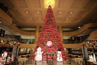 12月的打卡熱點 北中南5星飯店耶誕樹紛亮相