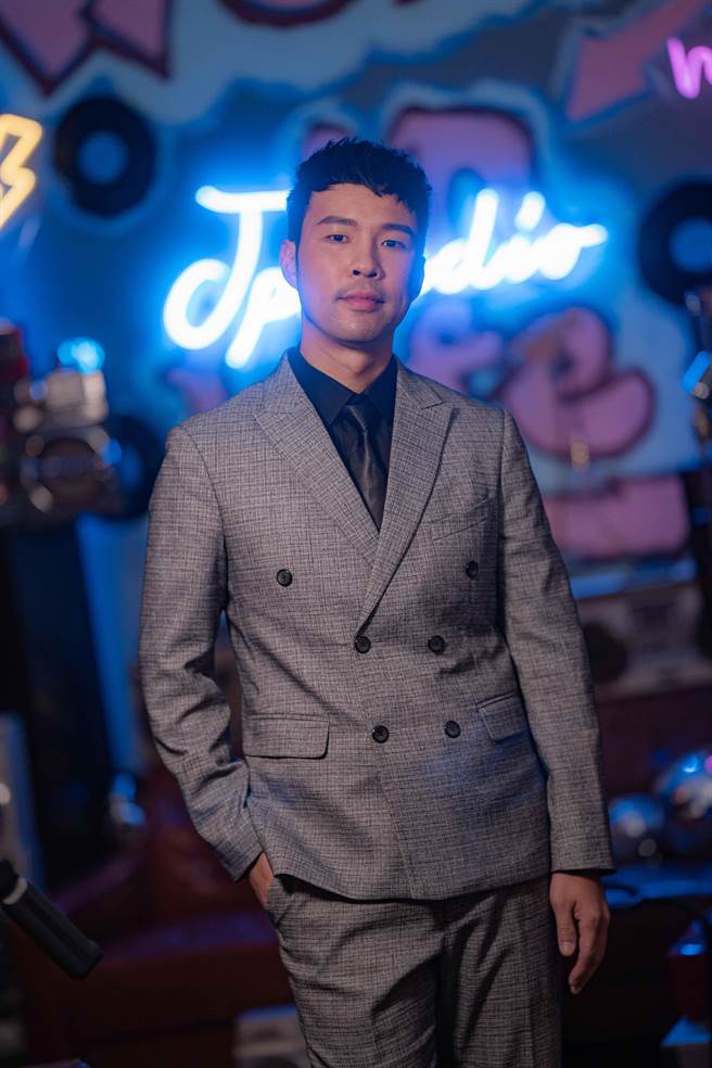 陳威全出道20週年即將推出新專輯。（上行娛樂提供）