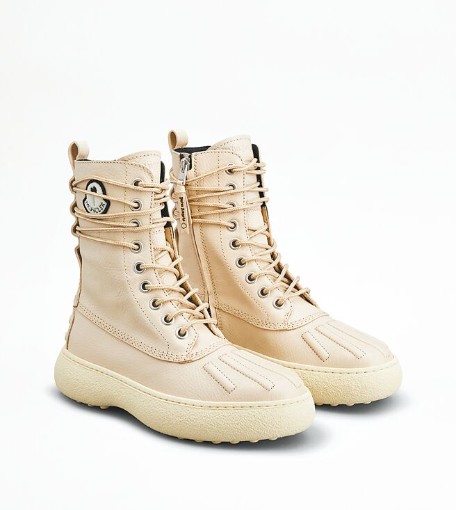Tod’s x 8 Moncler Palm Angels W.G.白色中筒靴男女同款，3万9700元。（Tod’s提供）