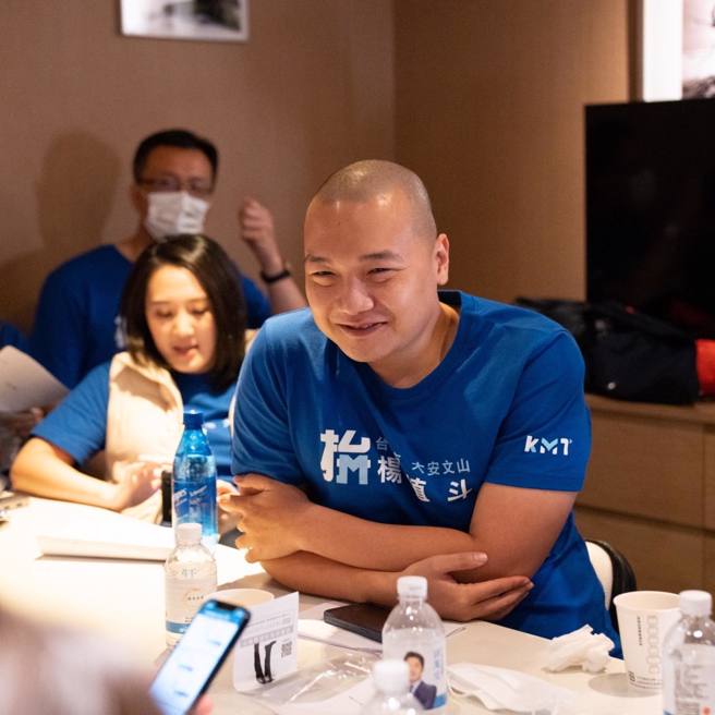 曾担任王鸿薇办公室助理、主任的新科台北市议员当选人杨植斗。（图／取自杨植斗脸书）