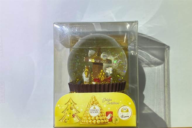 谢男好不容易换购到的限量版水晶球被偷。（翻摄照片／高雄洪靖宜传真）