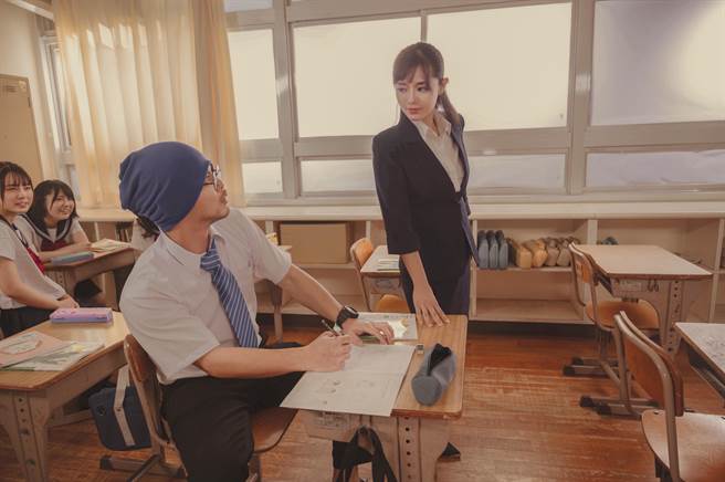 黄明志邀苍井空合作新歌〈别人的老婆〉。（亚洲通文创）