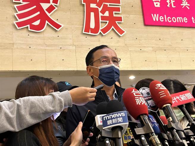 国民党主席朱立伦今出席中国国民党台北市党部感恩茶会，会前受访。（陈薏云摄）