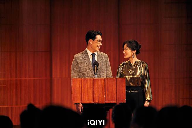 尹馨在《第9节课》是个很有手腕的女强人，操控学校一切。（爱奇艺国际站提供）