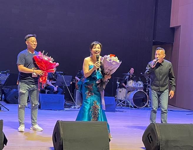 刘芸凤也说，近2年因疫情影响，善款急遽减少，募款变得困难，希望藉由这次公益演唱会凝聚大家的爱心，扶持惠明视障者教养院继续前进。（刘芸凤提供／潘虹恩台中传真）