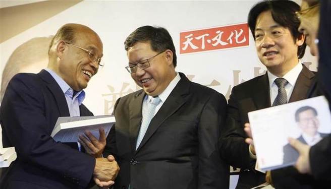 吳子嘉認為，鄭文燦(中)選民進黨主席的計畫破滅，英系已沒能力阻擋賴清德(右)選黨主席和選總統。 （資料照片）