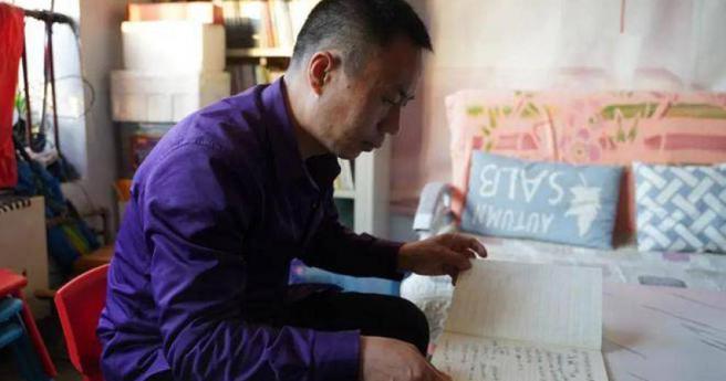 辞职卖房欠60多万「只为找到儿」，孩子寻回后1眼神…他崩溃提诉讼。（图／翻摄自微博）