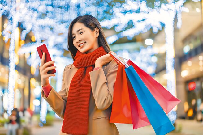 不少日本女性在年底买礼物犒赏自己，让自己得到放松和疗癒。（fromCOCORO提供）