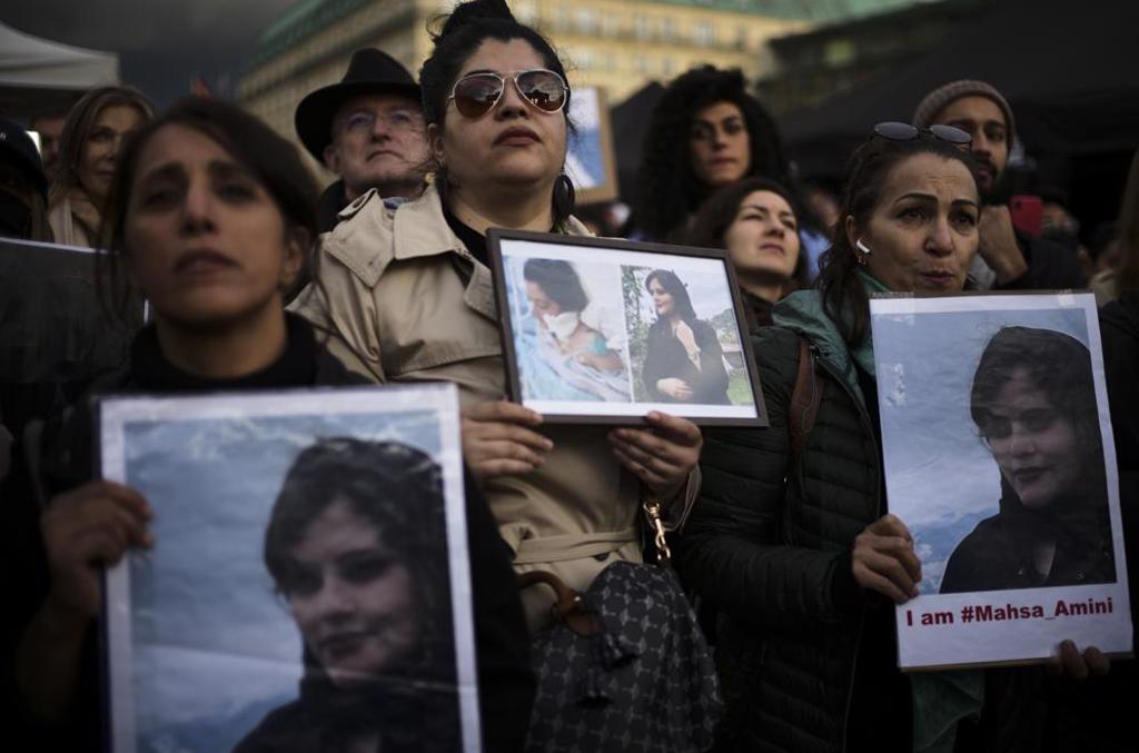 艾米尼之死引发2个多月抗议获得阶段胜利， 伊朗政府决定废除道德警察。图/美联社(photo:ChinaTimes)