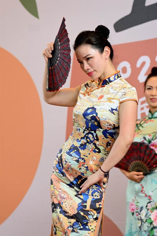 国际移民日台东新住民大秀美食、舞蹈，展现浓浓异国风情。（台东县政府提供）